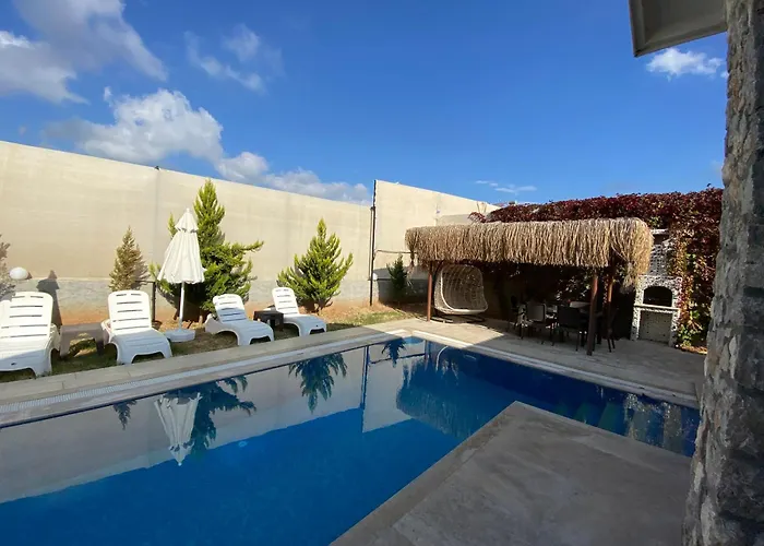 Tlos 3+1 Villa, Oezel Havuzlu, Vilă